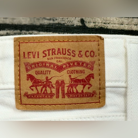 Levi's Women's 721 High Rise Skinny Jeans Raw Hem, (Distressed), Size 33x30 - Picture 15 of 16